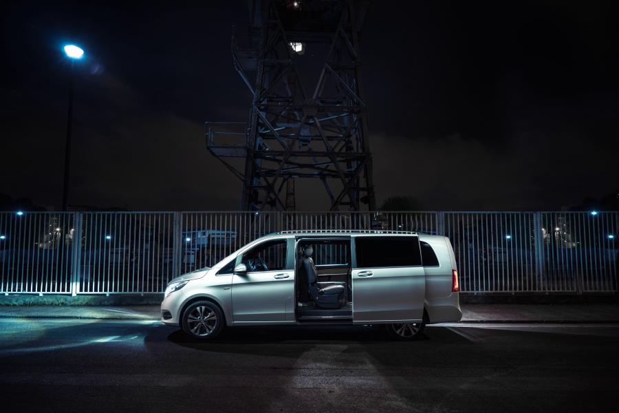  Mercedes-Benz V250 BlueTec Extralang Avantgarde 2015 года  (UK) (фото 15 из 24)